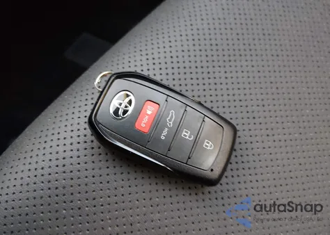 2025 Toyota Crown Signia Xle из США, поврежденный, VIN JTDACAAJ7S3001043